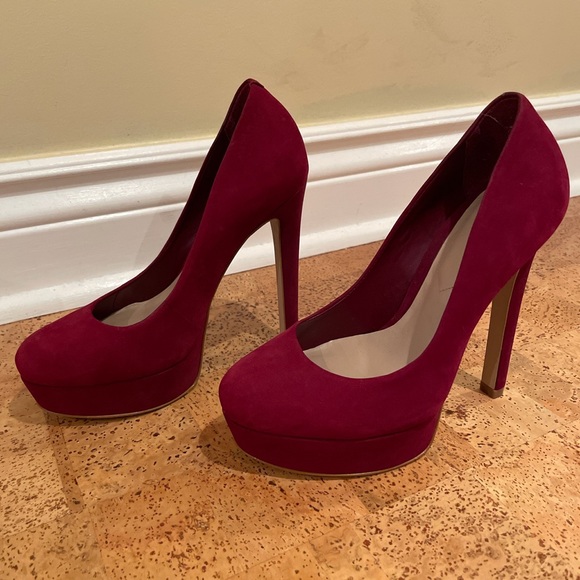 Aldo burgundy heels, never worn
